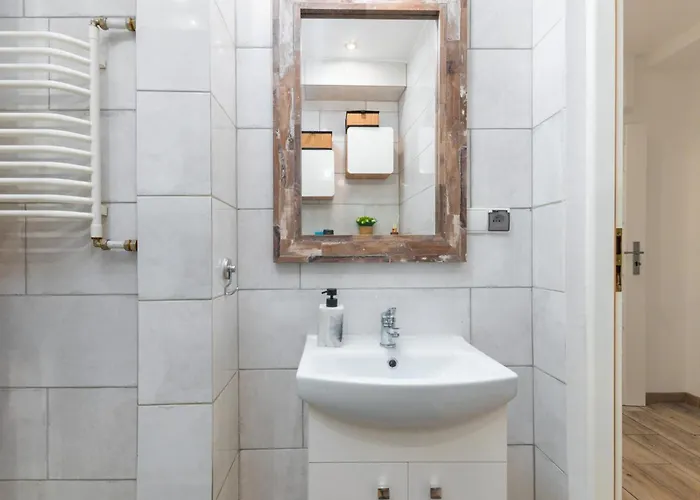 Plac Grunwaldzki Inviting By Bookinghost Appartement