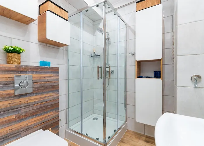 Plac Grunwaldzki Inviting By Bookinghost * Wrocław