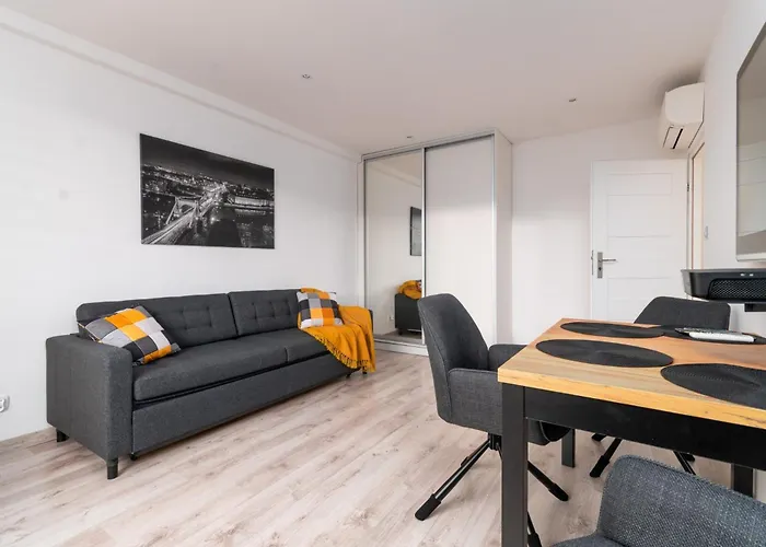 Appartement Plac Grunwaldzki Inviting By Bookinghost