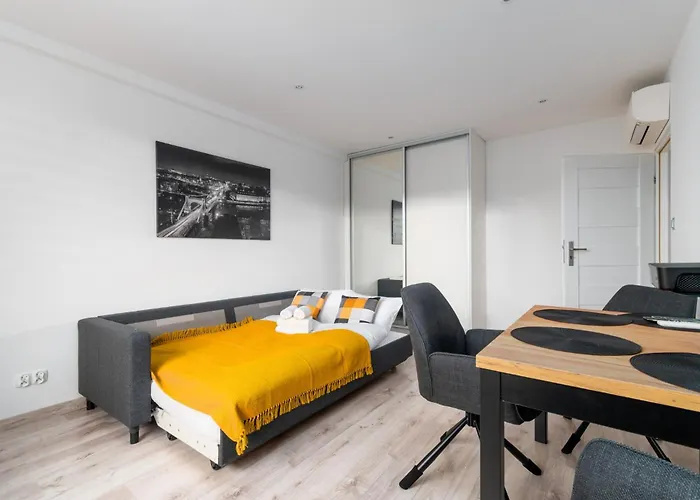 Appartement Plac Grunwaldzki Inviting By Bookinghost *