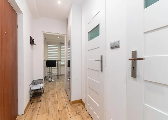 Plac Grunwaldzki Inviting By Bookinghost Wrocław